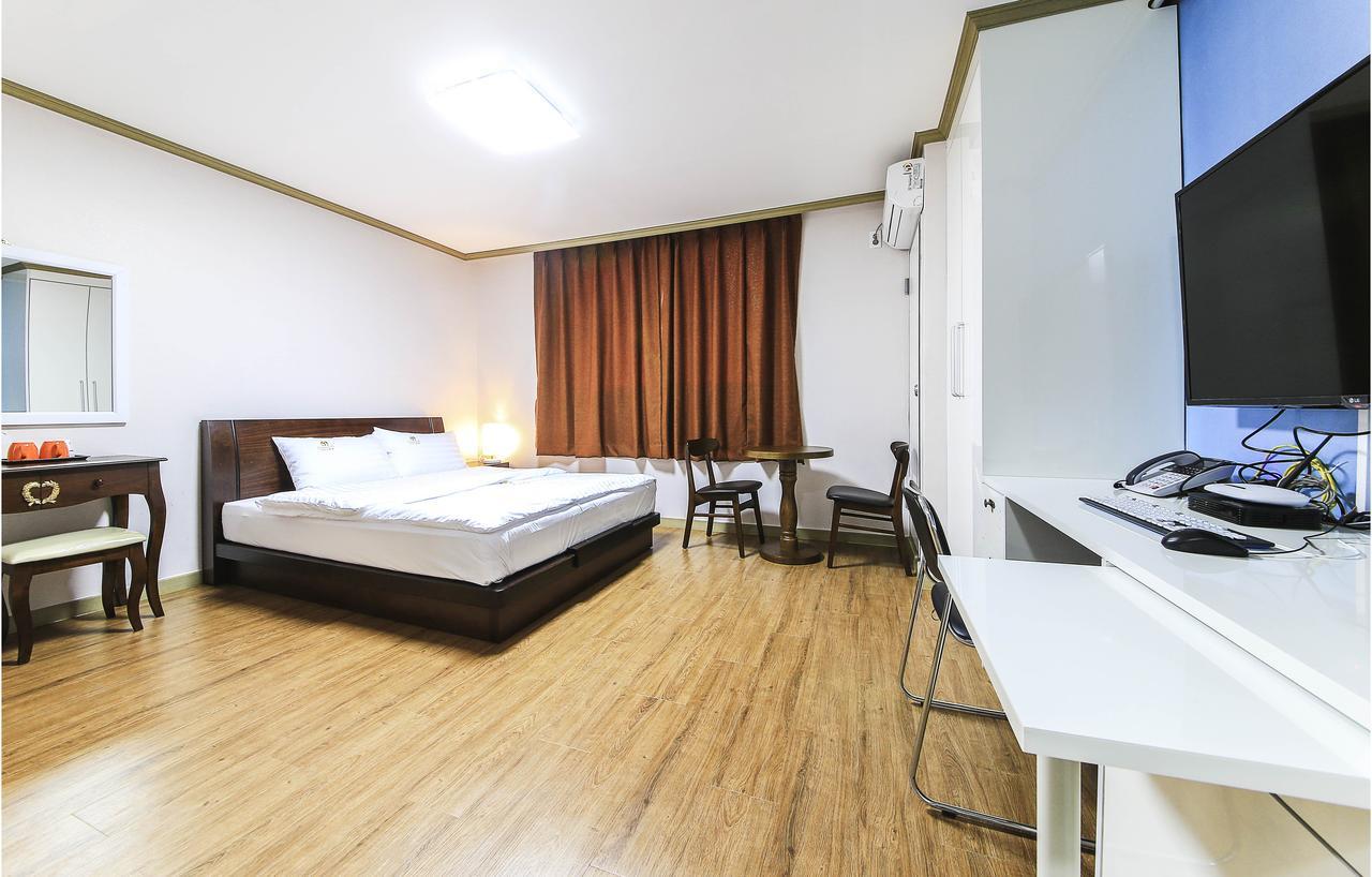 Crystal Residence Hotel แทจ็อน ภายนอก รูปภาพ